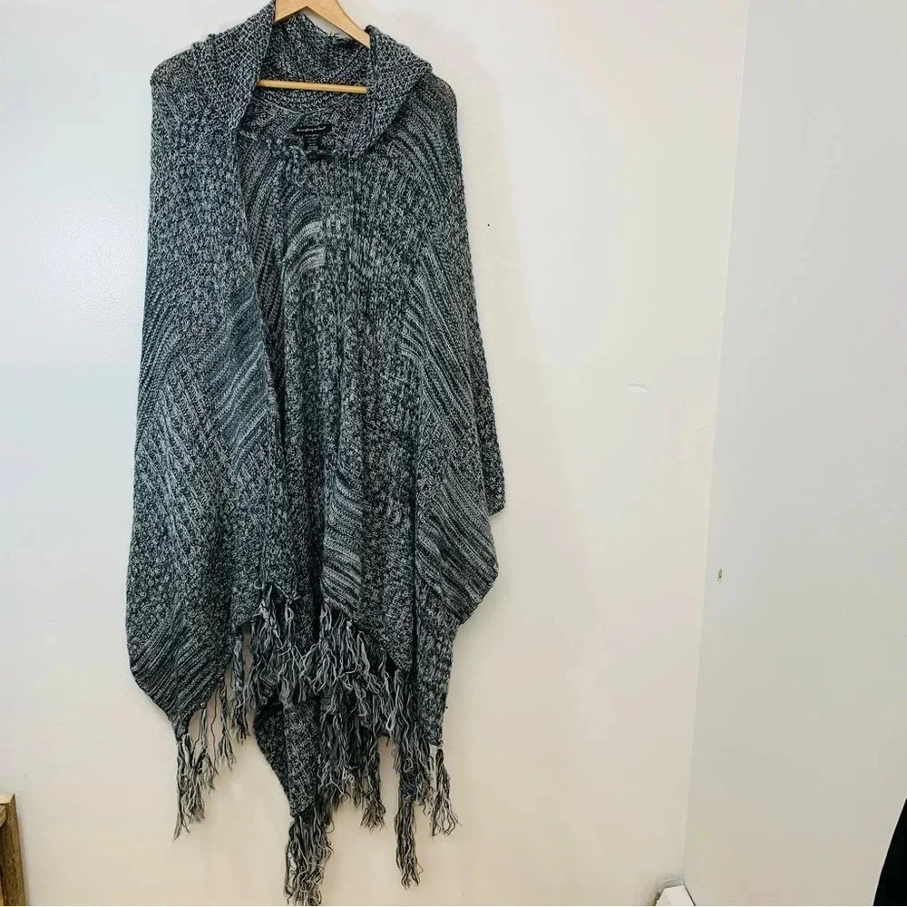 Fringe Kimono Cape One Size Hood Knit Gray Soft Boho Wrap Travel Casual